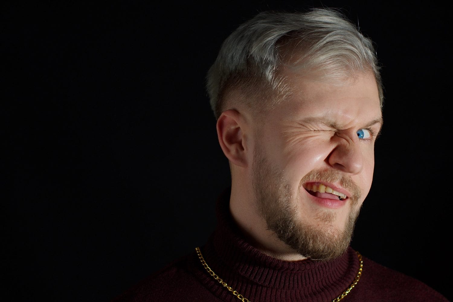 auge schmerzt beim blinzeln